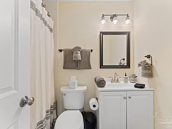 Cozy 3BR 2BA Home Near Perdido Key Beaches thumbnail 8