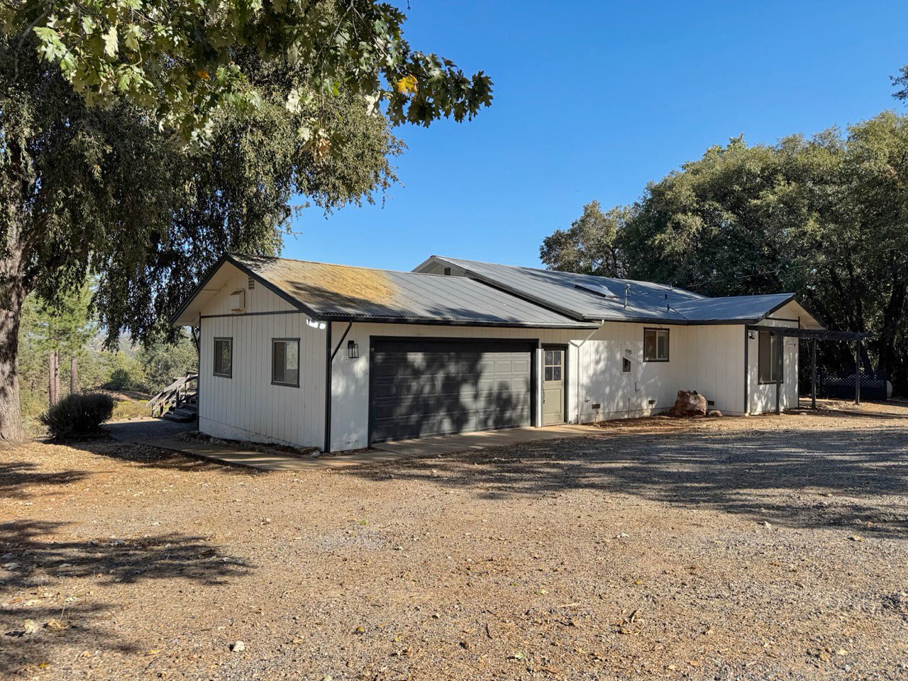 Private 68-acre property with expansive views property image