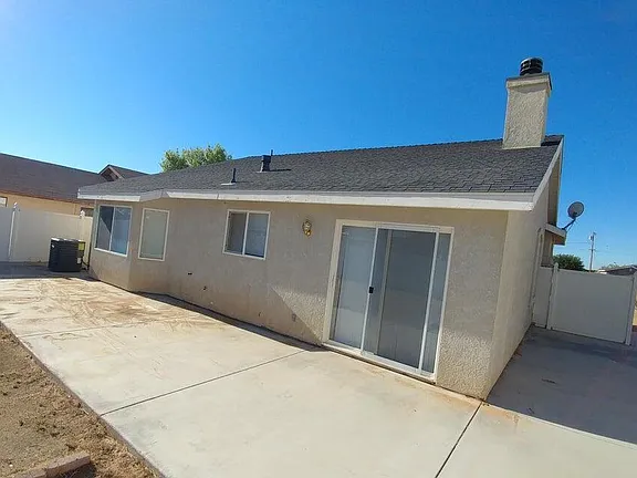 Beautifully Maintained 3BR 2BA Home in California City property image