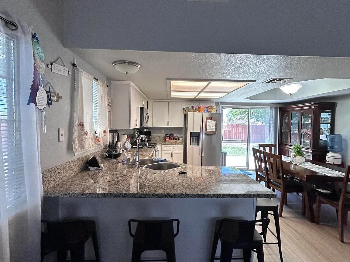 Move-In Ready 3BR 2BA Single Family Home thumbnail 8