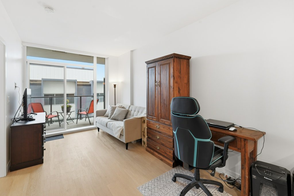 Condo thumbnail 3